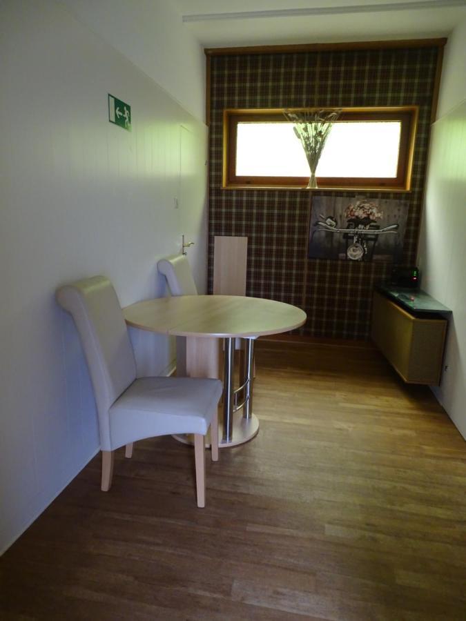 3 Monteurwohnung Messewohnung Bis Zu 6 Personen Daimlerstrasse 4 Eg Hannover